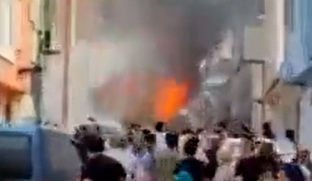 Προύσα: Μικρό αεροπλάνο έπεσε σε σπίτια – 2 νεκροί ο πρώτος απολογισμός