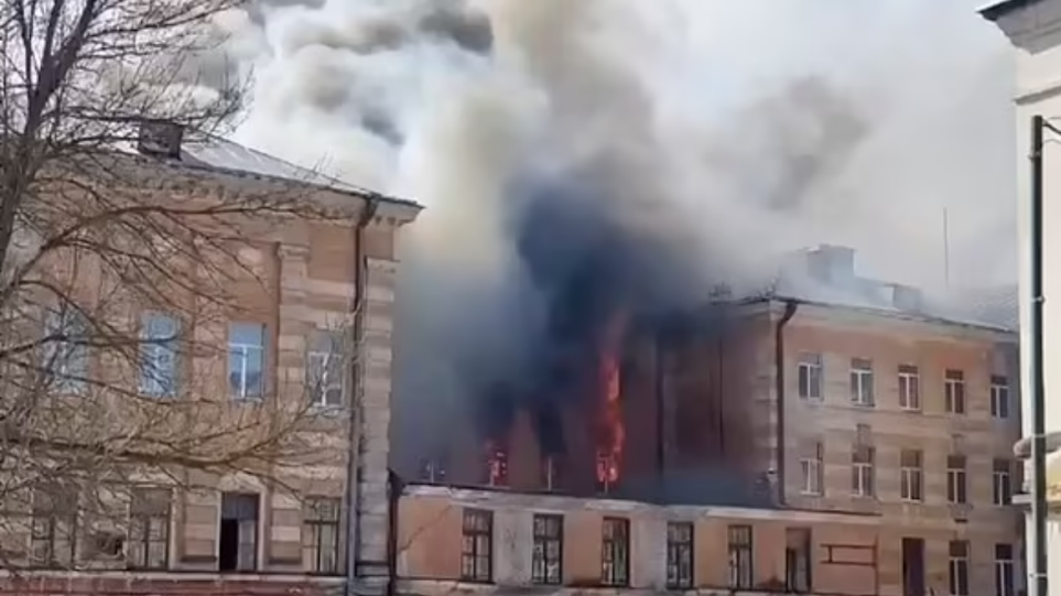 Ένας νεκρός και 30 τραυματίες μετά από φωτιά σε άκρως απόρρητη ερευνητική εγκατάσταση του ρωσικού στρατού (video)