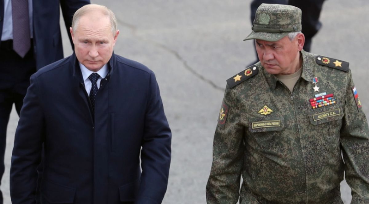 Πόλεμος στην Ουκρανία: «Καρδιακή προσβολή όχι από φυσικά αίτια» υπέστη ο Ρώσος υπουργός Άμυνας