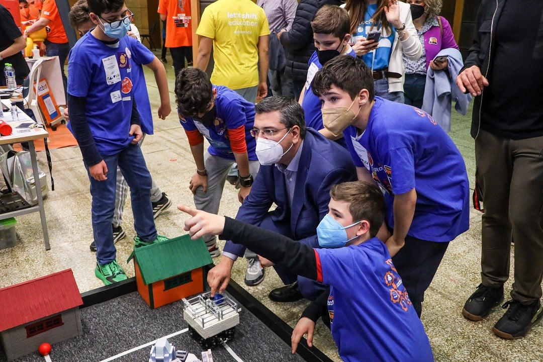 Ο Α. Τζιτζικώστας στον Πανελλήνιο Τελικό του Διαγωνισμού Εκπαιδευτικής Ρομποτικής Έρευνας και Καινοτομίας