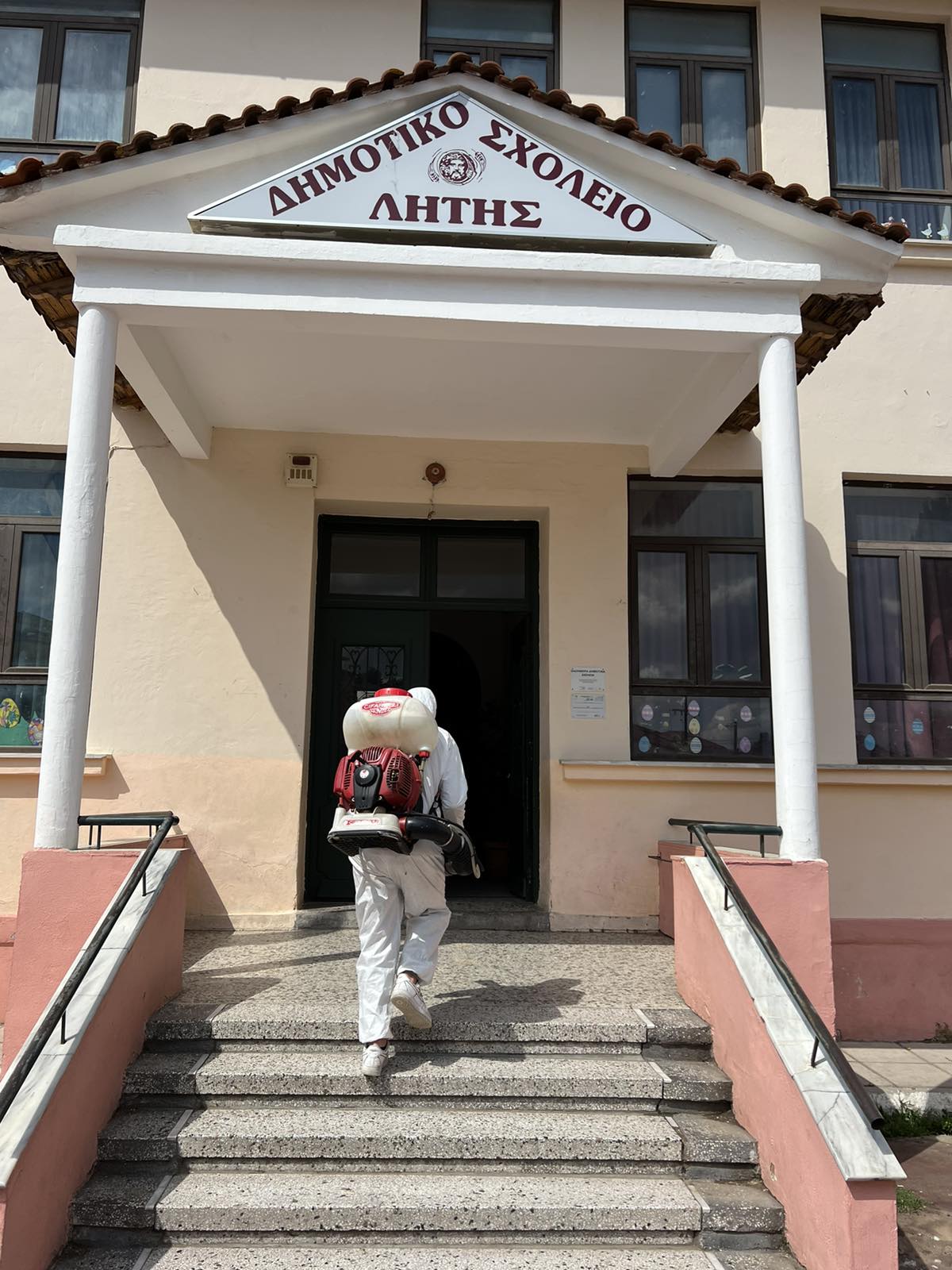Δ. Ωραιοκάστρου: Απολυμάνσεις και απεντομώσεις σε όλες τις σχολικές μονάδες