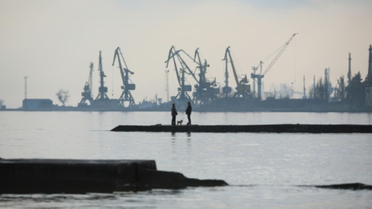 Κανονικά λειτουργεί το λιμάνι της Μαριούπολης σύμφωνα με τη Μόσχα