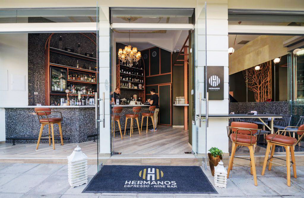HERMANOS espresso wine bar, στο πιο δημοφιλές σταυροδρόμι στο κέντρο της Θεσσαλονίκης