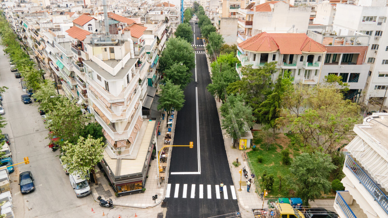 Δ. Θεσσαλονίκης: Νέα άσφαλτος σε 11 δρόμους μέσα σε ούτε δύο εβδομάδες