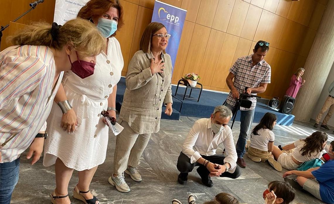 Μ. Σπυράκη: Με ένα… παραμύθι ενημέρωσε παιδιά για την κλιματική αλλαγή (videos)