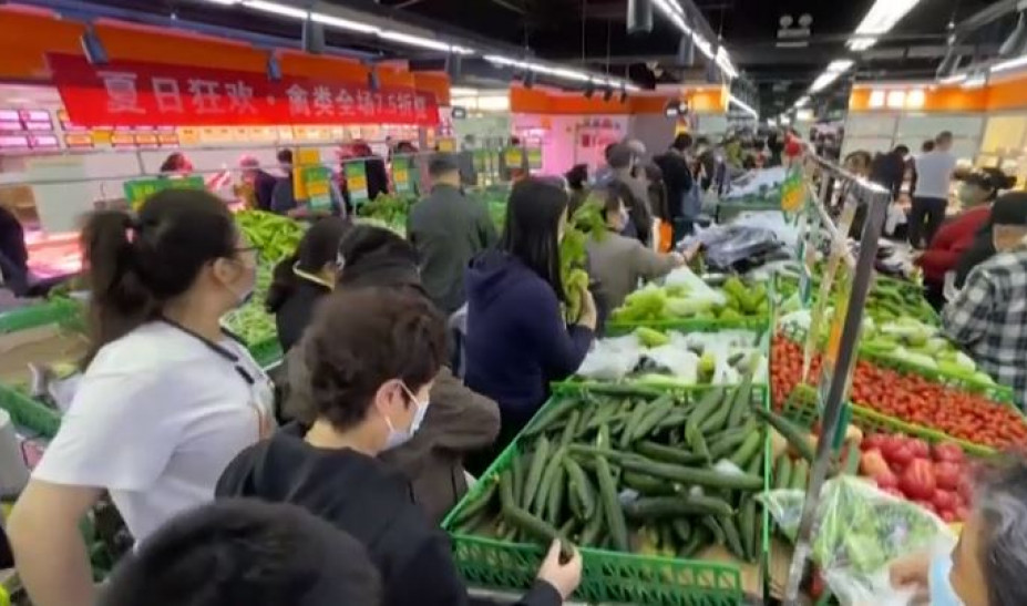 Πανικός με 36 κρούσματα στο Πεκίνο των 25 εκατ. κατοίκων: Αδειάζουν τα σούπερ μάρκετ μετά τις φήμες για lockdown