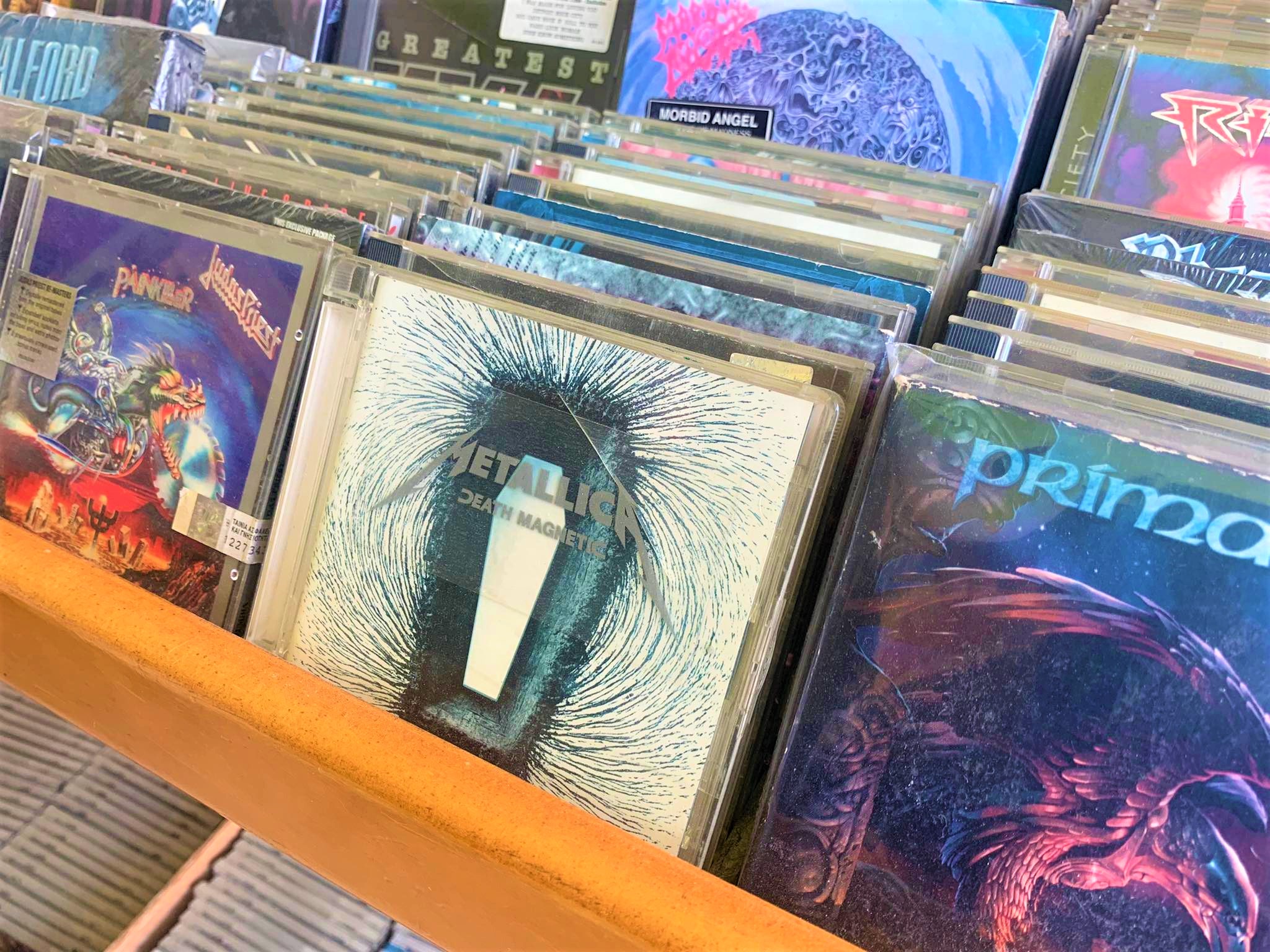 Ποιοι αγοράζουν (ακόμη) CD στη Θεσσαλονίκη;