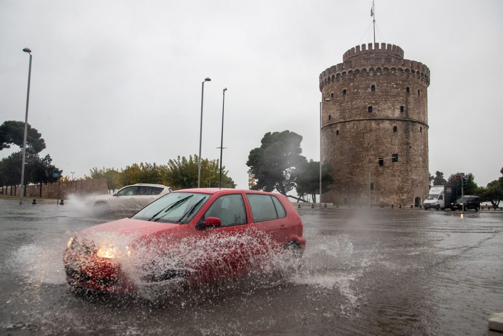 Ξεπέρασε τα 13 χιλιόμετρα το ύψος των καταιγιδοφόρων νεφών στη Θεσσαλονίκη