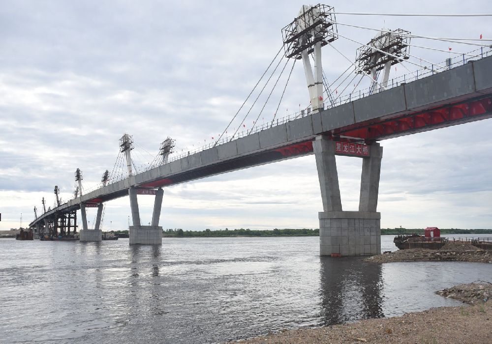 Ρωσία-Κίνα: Εγκαινιάστηκε η πρώτη οδική γέφυρα μεταξύ των δύο χωρών