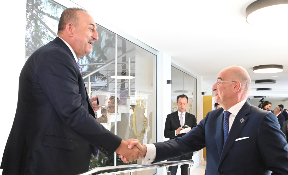 Βόρεια Μακεδονία: Σύντομη συνομιλία Ν. Δένδια – Μ. Τσαβούσογλου