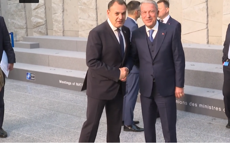 «Η σημασία διατήρησης ανοικτών διαύλων επικοινωνίας» υπογραμμίστηκε στη συνομιλία Ν. Παναγιωτόπουλου – Χ. Ακάρ