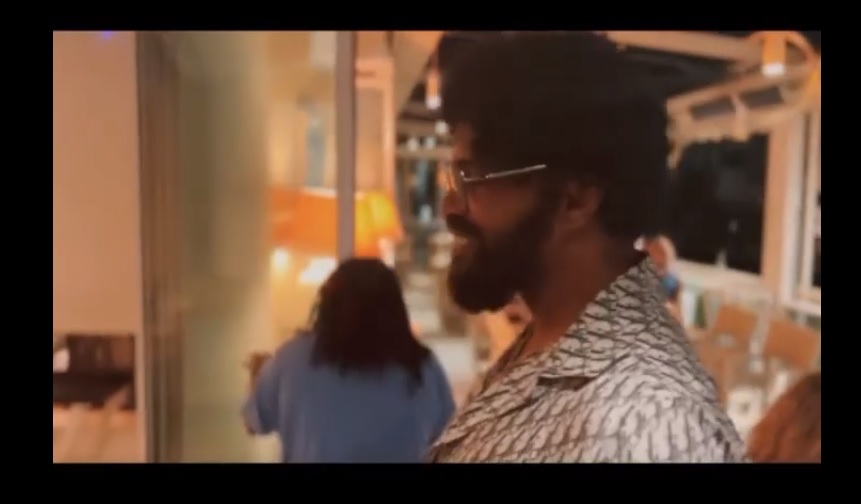 Περνάει καλά στη Θεσσαλονίκη ο Τζέιμι Φοξ! Ο χορός σε εστιατόριο και τα σουτάκια  (ΒΙΝΤΕΟ)