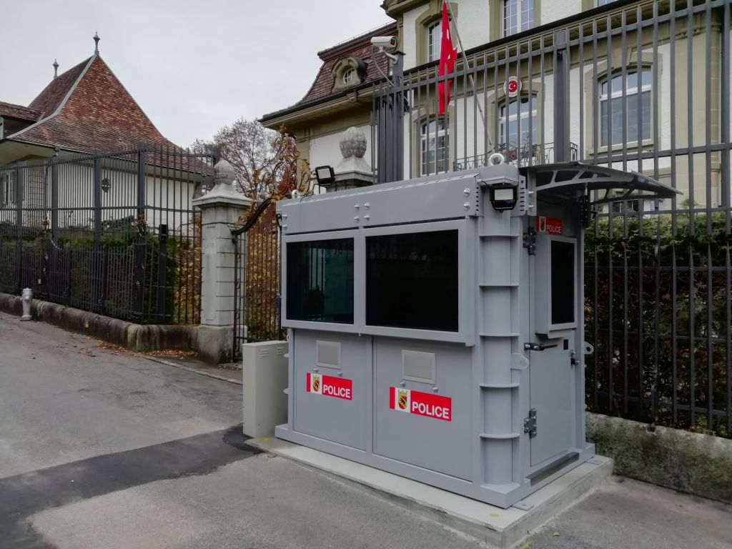 Γ.ΓΛΕΝΤΟΣ ΑΒΕΕ: Η εταιρεία από τη Θεσσαλονίκη που τοποθετεί αλεξίσφαιρα φυλάκια σε όλο τον κόσμο