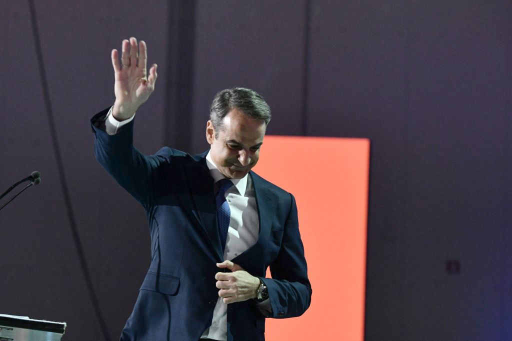 Ο Μητσοτάκης ζυγίζει τον χρόνο των εκλογών