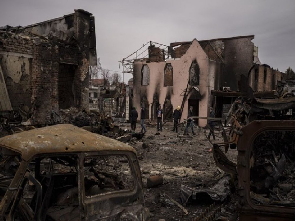 Ουκρανία: Άμαχοι νεκροί και τραυματίες από αεροπορική επιδρομή στην πόλη Λισιτσάνσκ