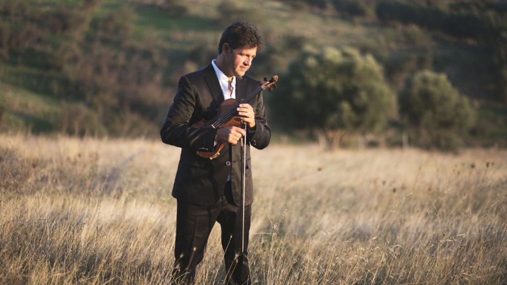 Σίμος Παπάνας: «Η τέχνη μπορεί να αντισταθεί και να επιβιώσει έναντι στην βαρβαρότητα»