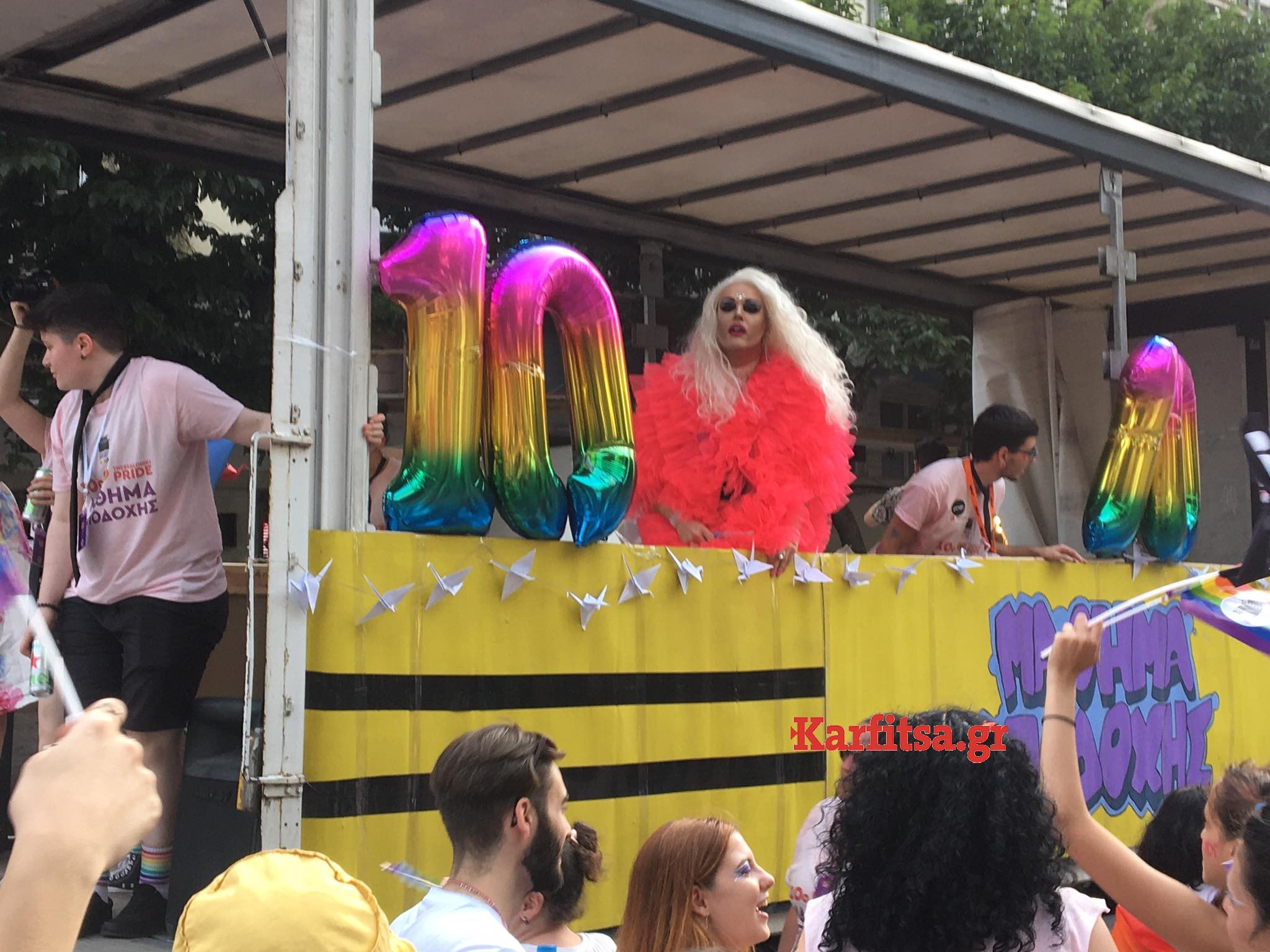 Ξεκίνησε η πορεία «υπερηφάνειας» του 10ου Thessaloniki Pride (ΦΩΤΟ – Video)