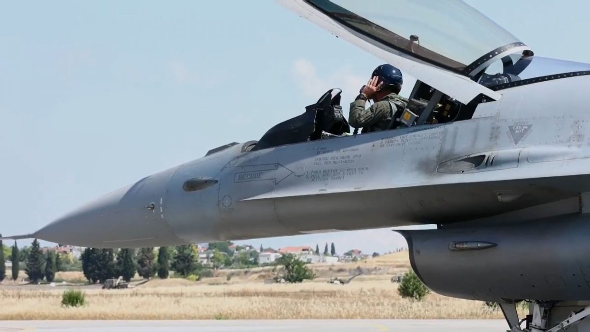Δέος στην Τανάγρα με τα F-16 Viper
