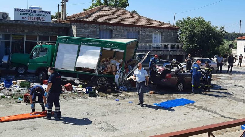 Τροχαίο με τρεις νεκρούς στην Καβάλα – Συγκλονίζει η μητέρα του 55χρονου οδηγού φορτηγού: «Φεύγω μανούλα» είπε