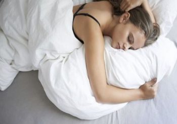 Έρευνα: Ο καρκίνος του μαστού εξαπλώνεται επιθετικά με μεταστάσεις την ώρα… του ύπνου