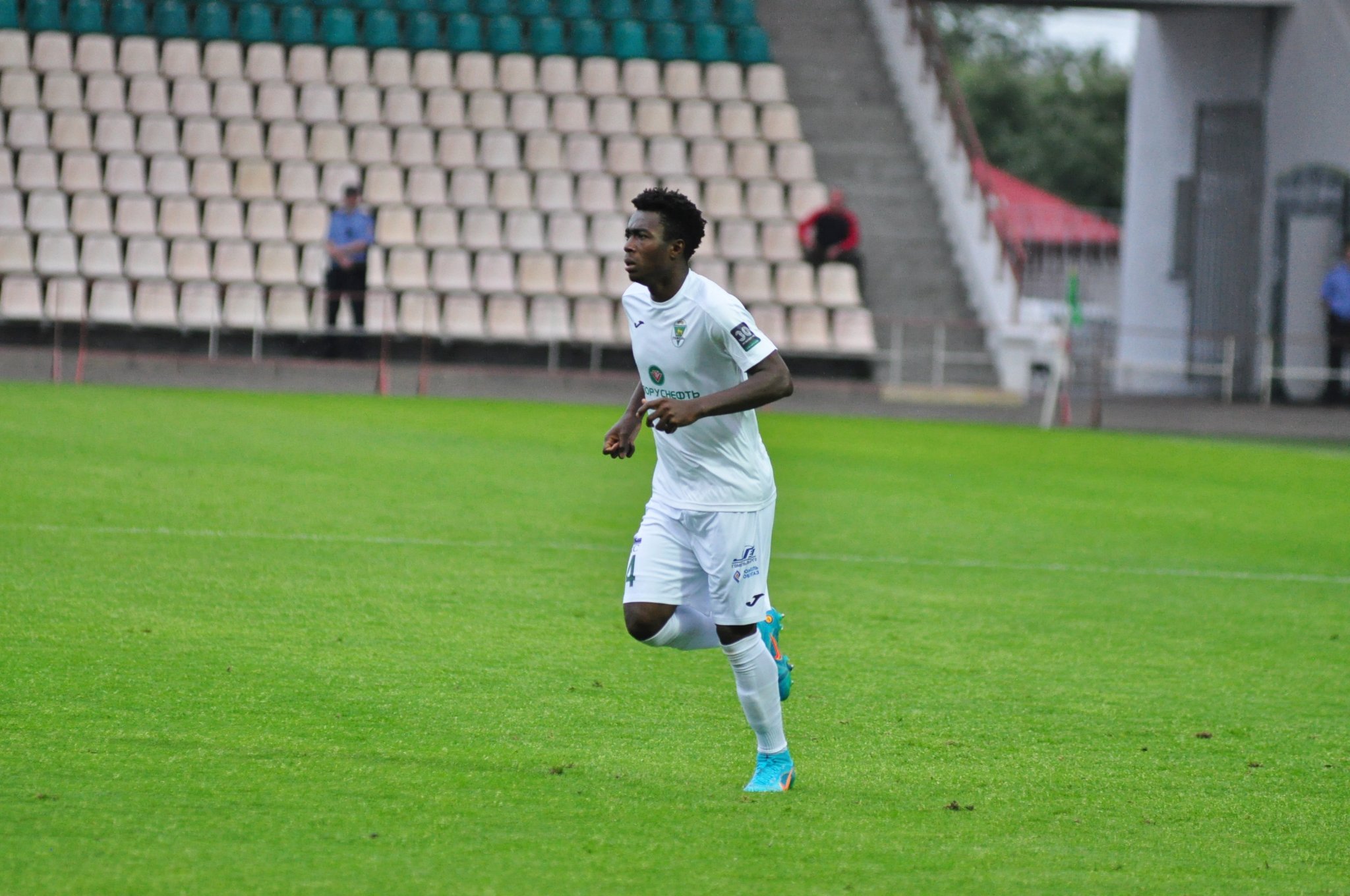 «Κόλλησε» η Γκόμελ, 0-0 με Νέμαν