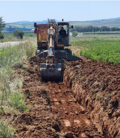 Δ. Βισαλτίας: Καθαρισμός και διαμόρφωση τάφρου στην επαρχιακή οδό Θερμών – Πατρικίου