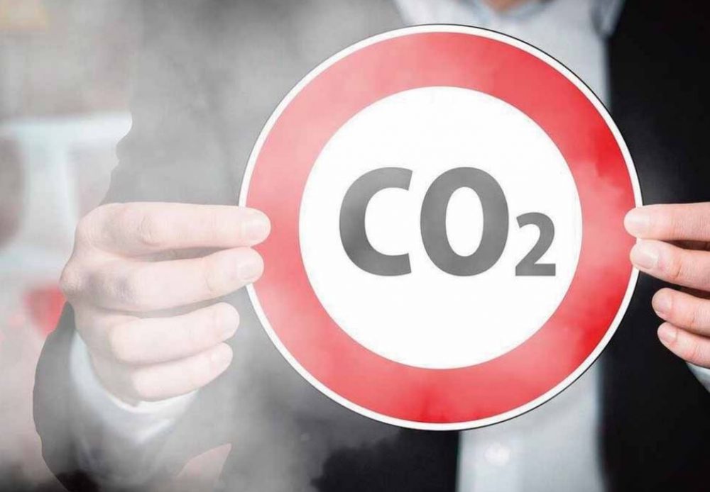 Πόσο θα μειωθούν οι εκπομπές CO2 φέτος εξαιτίας των ηλεκτρικών ΙΧ;