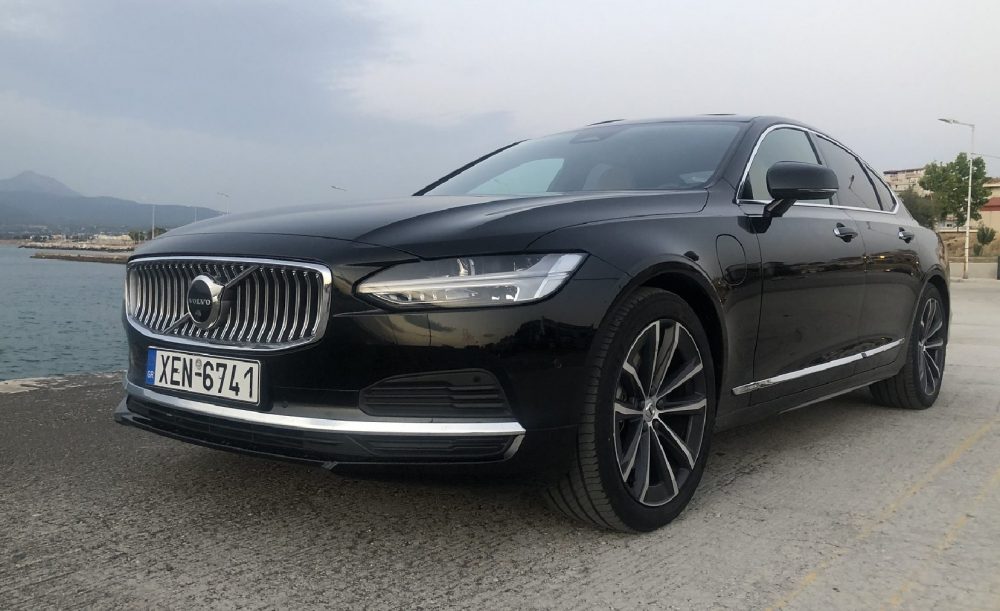 Δοκιμάζουμε το Volvo S90 T8 Recharge με 392 ίππους!