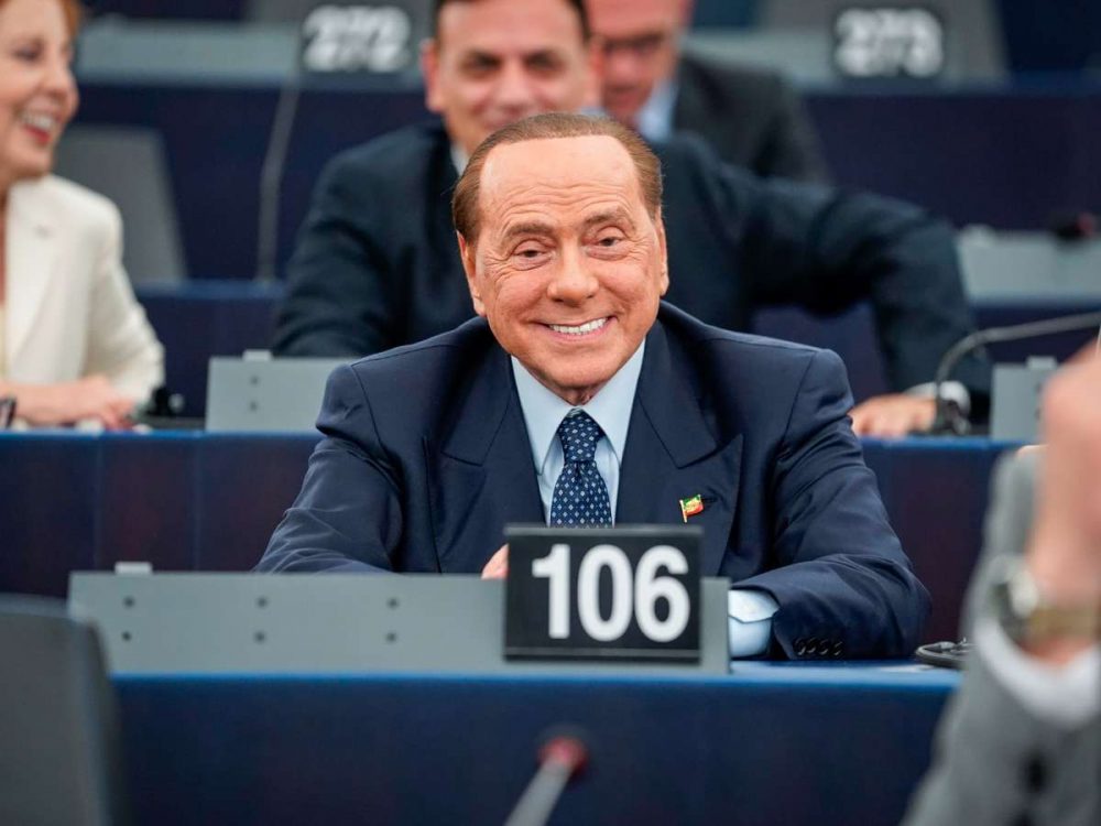 Ιταλία: «Θα πάρω μέρος στην προεκλογική εκστρατεία», δηλώνει ο Μπερλουσκόνι