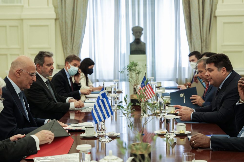 N. Δένδιας: Αυτοί είναι οι παράνομοι χάρτες της Τουρκίας