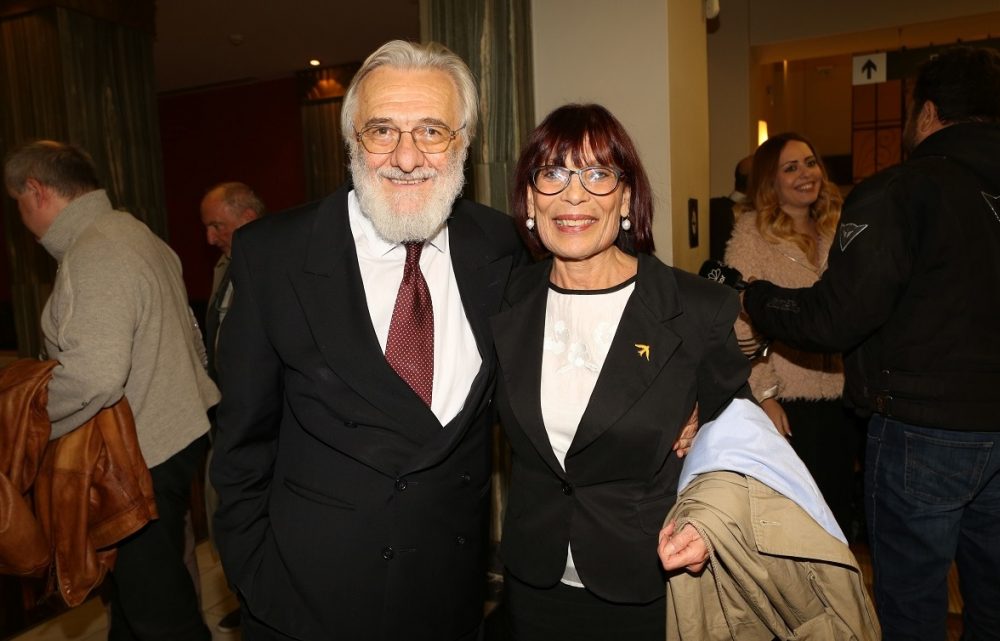 Βαρύ πένθος για τον Γιάννη Σμαραγδή – Έφυγε από τη ζωή η γυναίκα του