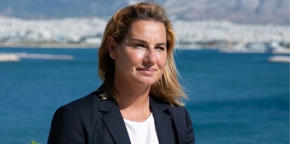 «Γαλάζια» η Μ. Μπεκατώρου;