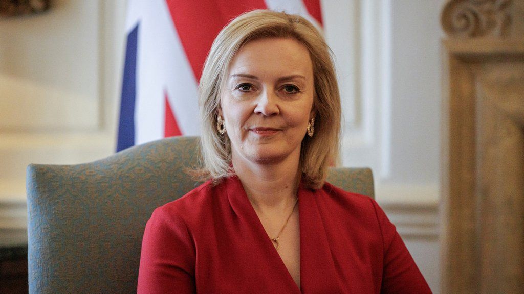 Βρετανία: Η Λιζ Τρας φαβορί για την ηγεσία των Συντηρητικών και την πρωθυπουργία
