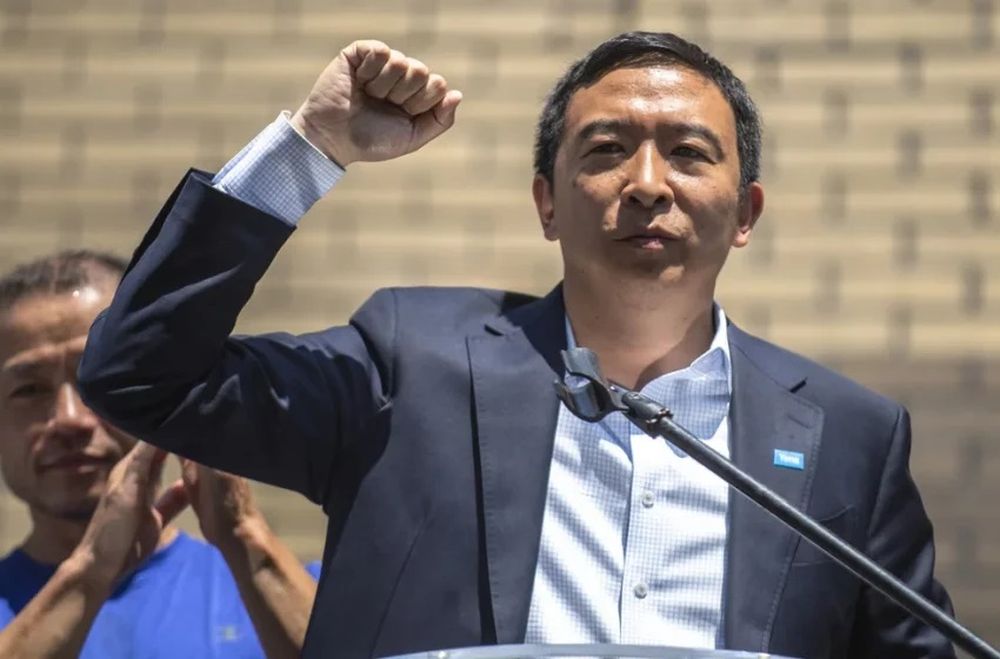 Ρεπουμπλικάνοι, Δημοκρατικοί και… Forward