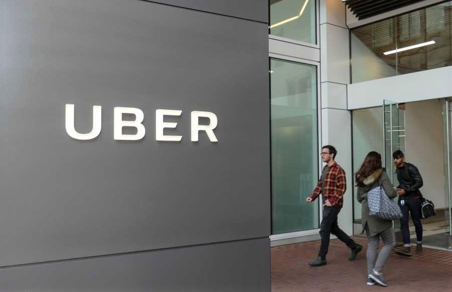 Το σκάνδαλο Uber «καίει» Μακρόν και βαρόνους των ΜΜΕ