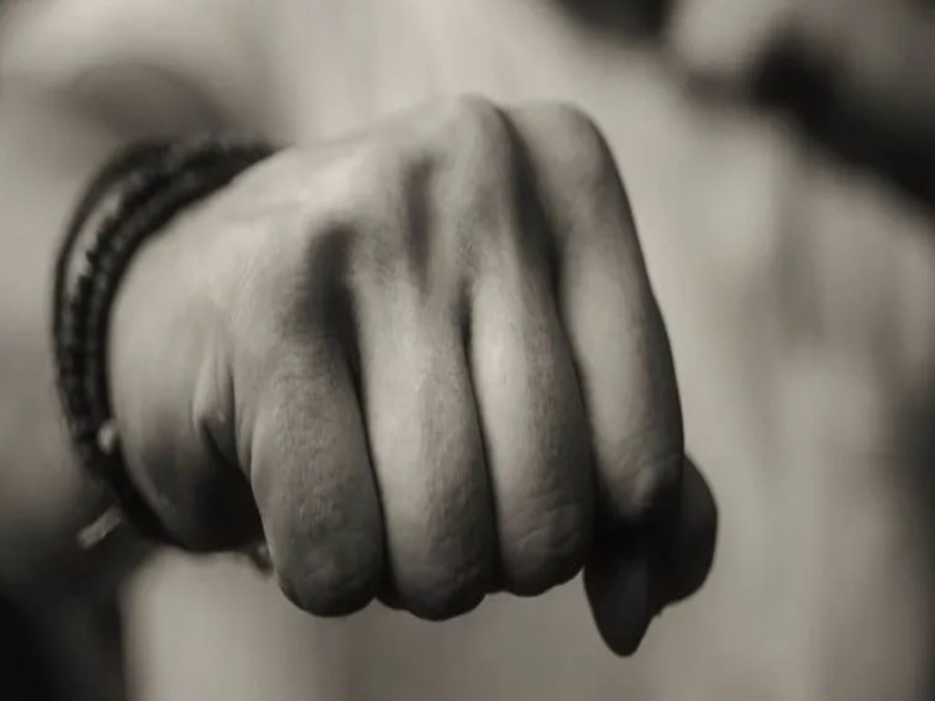 Δ. Κορδελιού – Ευόσμου: Πολίτης ξυλοφόρτωσε υπάλληλο καθαριότητας εν ώρα εργασίας!