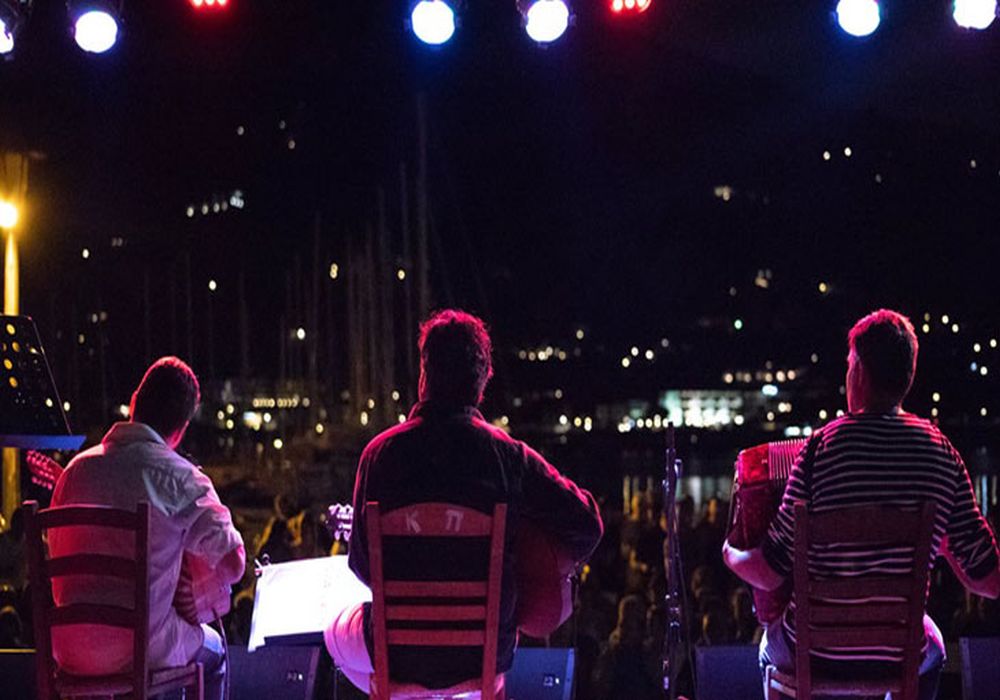 Συναυλίες Αφιέρωμα στον Βασίλη Τσιτσάνη στο Θέατρο Κήπου