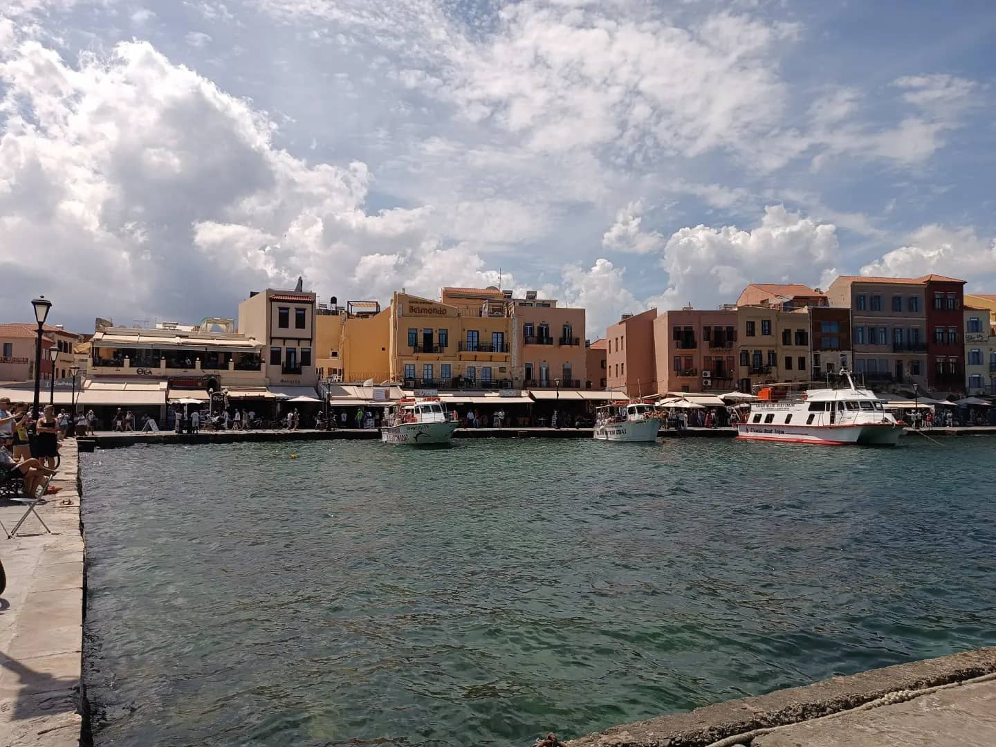 Αλλαγές στο προφίλ των τουριστών, που επισκέπτονται την Κρήτη, καταγράφει έρευνα στο αεροδρόμιο Χανίων