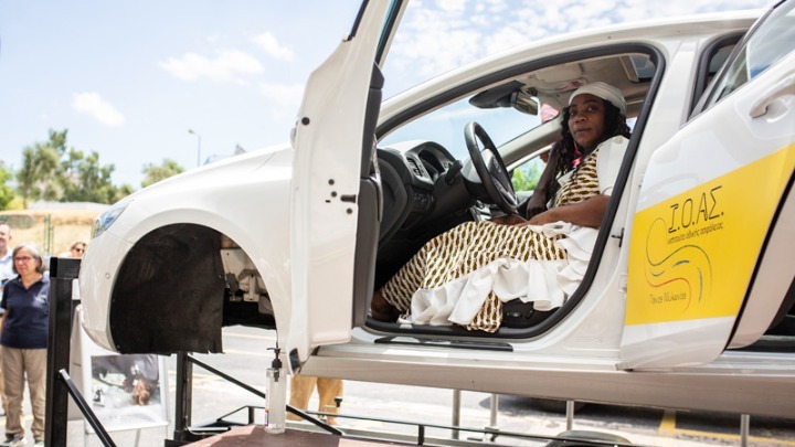 Ο αγώνας της Σιλβί από το Καμερούν να ενσωματωθεί στην Ελλάδα