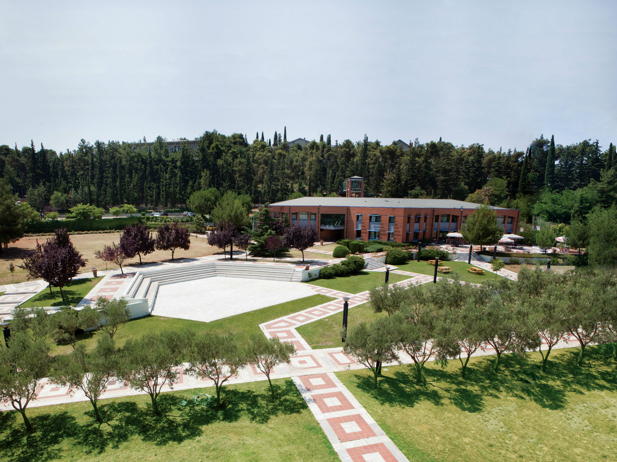 The American College of Thessaloniki : Διαγωνισμός υποτροφιών για προπτυχιακές και μεταπτυχιακές σπουδές