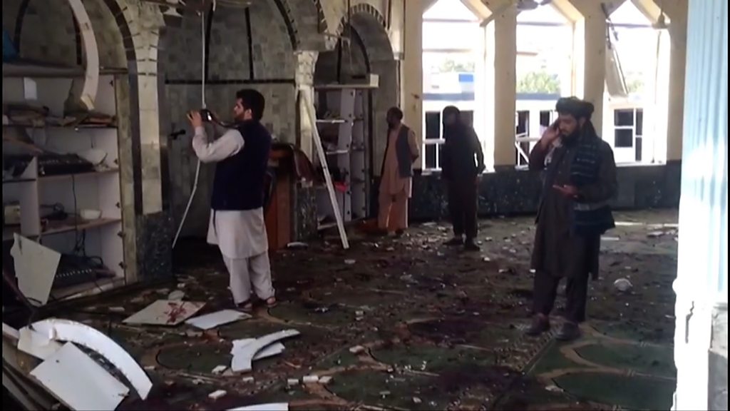 Αφγανιστάν: Δεκάδες νεκροί από έκρηξη σε τζαμί της Καμπούλ