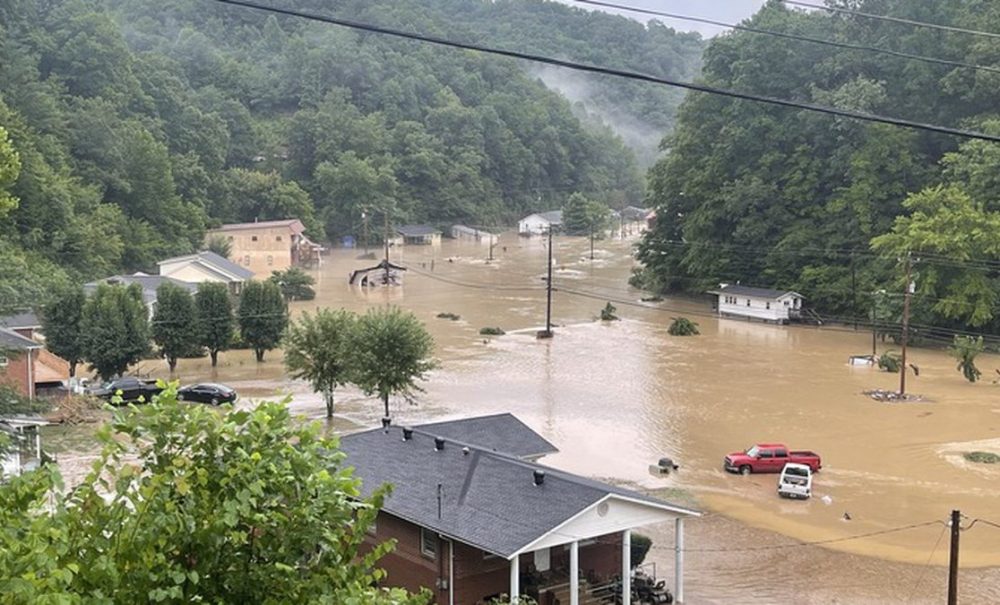 ΗΠΑ: Δεκάδες νεκροί από πλημμύρες στο Κεντάκι