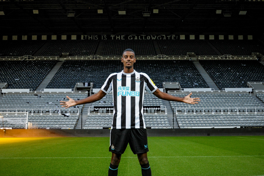 Υπέγραψε στη Νιούκαστλ ο Ισακ