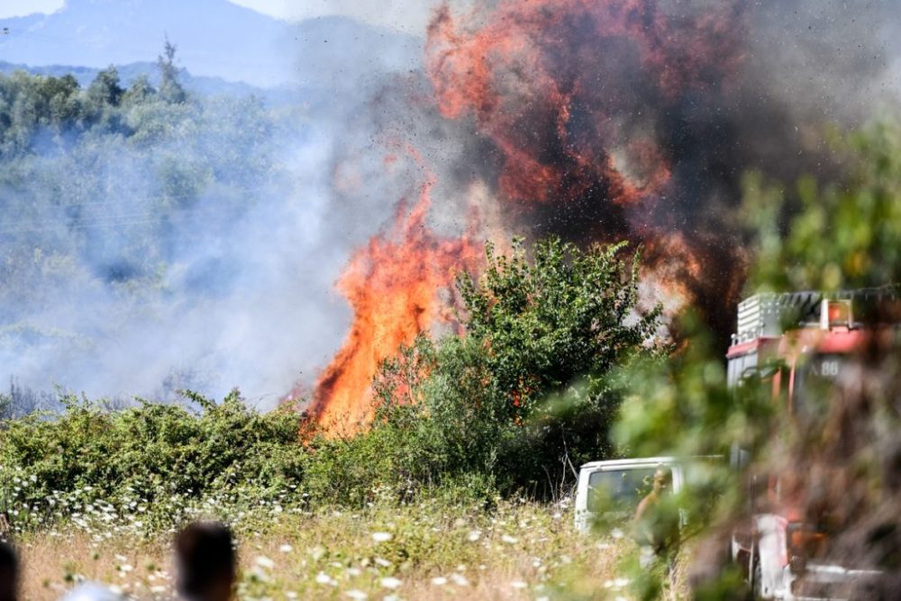 Ηλεία: Σε εξέλιξη πυρκαγιά στην περιοχή Κολίρι