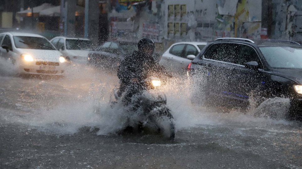 Χαλκιδική: «Ποτάμια» οι δρόμοι στον Πολύγυρο