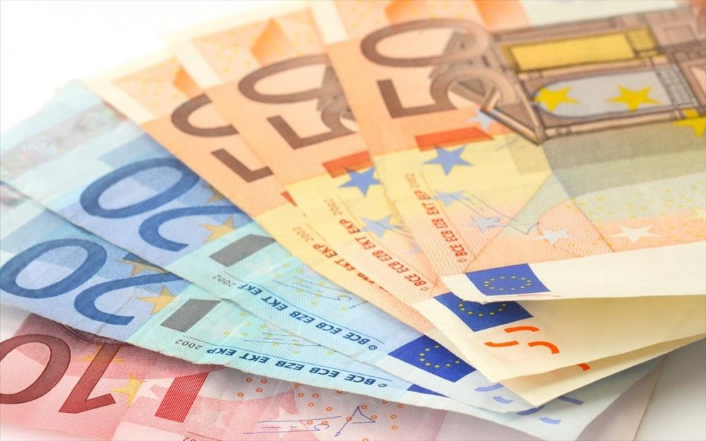 ΤτΕ: Ξεπέρασαν τα 141 δισ. ευρώ οι καταθέσεις των νοικοκυριών το 2022
