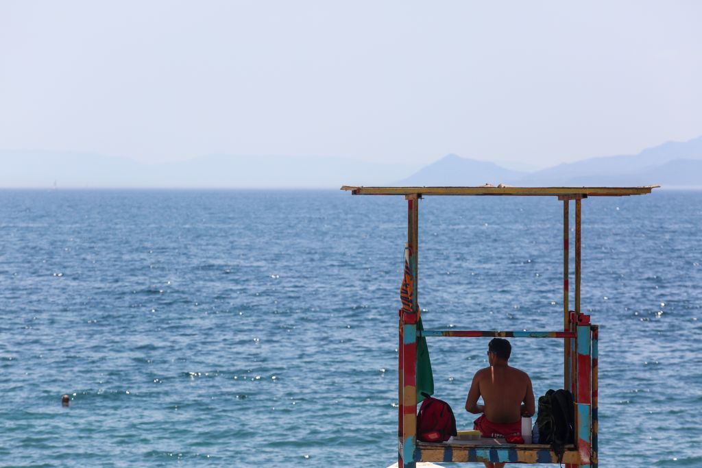 Ένας νεκρός κάθε μέρα στις ελληνικές θάλασσες – Γιατί πνιγόμαστε