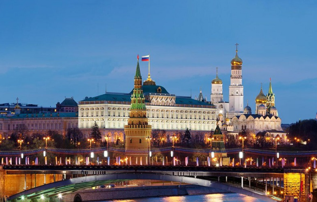 Μόσχα: Καταδικάζει την έκκληση Ζελένσκι να κλείσει η Δύση τα σύνορα στους Ρώσους