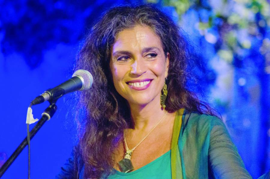 Συναυλία με τη Σαβίνα Γιαννάτου και τους Vidam στη Βαλκανική Πλατεία