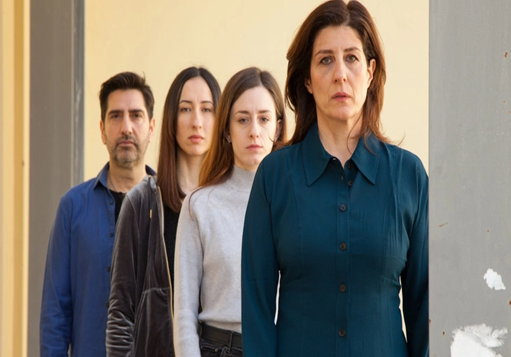 «Το Ατσάλι» της Rona Munro στο Θέατρο Αμαλία